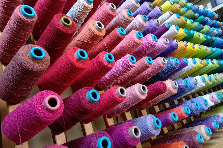 さをり織り　色とりどりの色